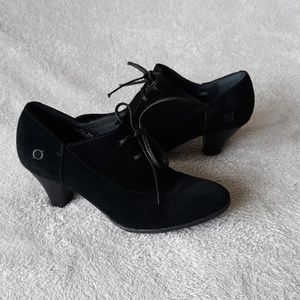 NWOT Born Shoes